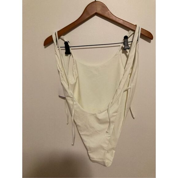 ‎Mare Perpetua The Essential One-Piece Swimsuit - Picture 6 of 7